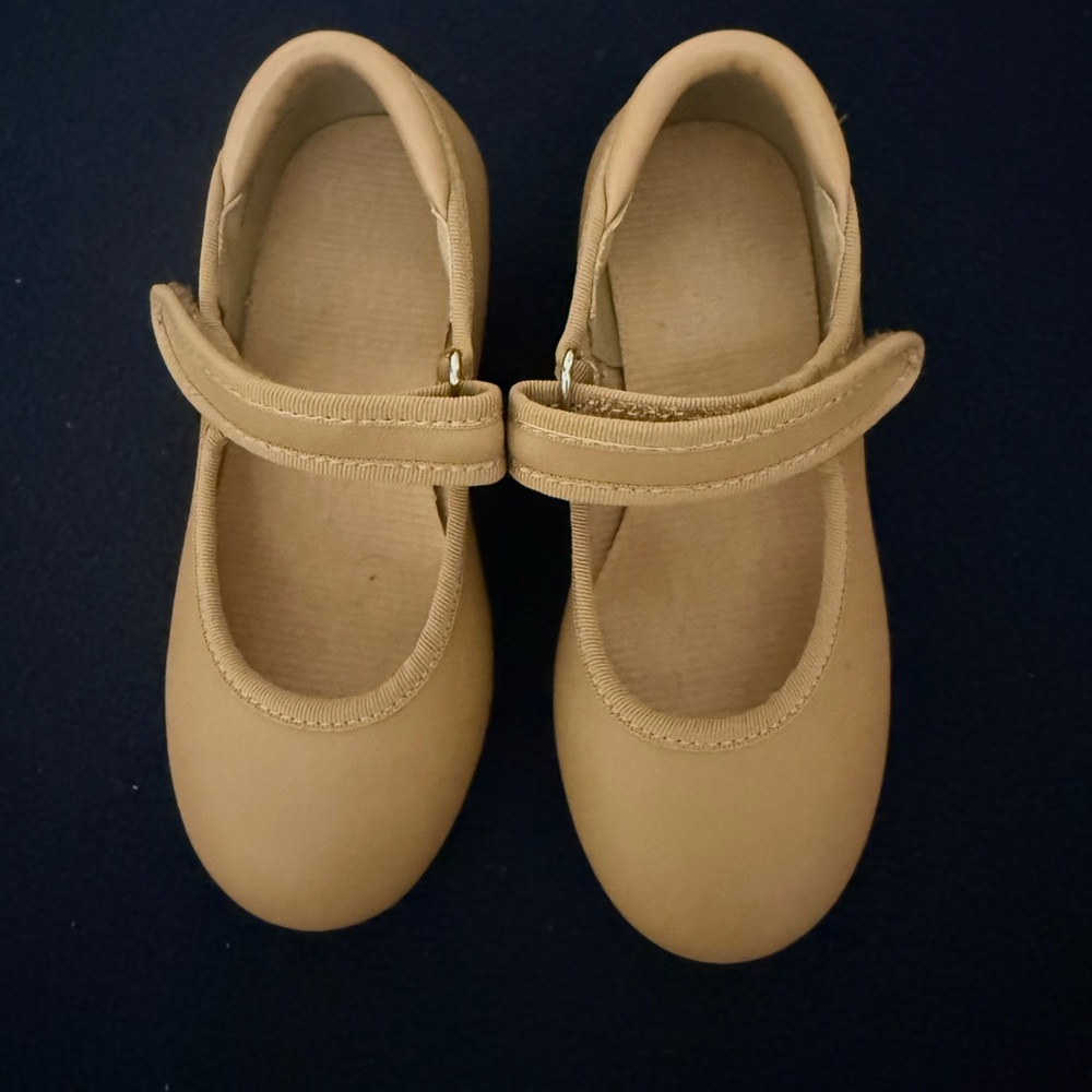Tap Dancing Shows with Velcro Strap and Rounded Toe - Picture 4 of 7